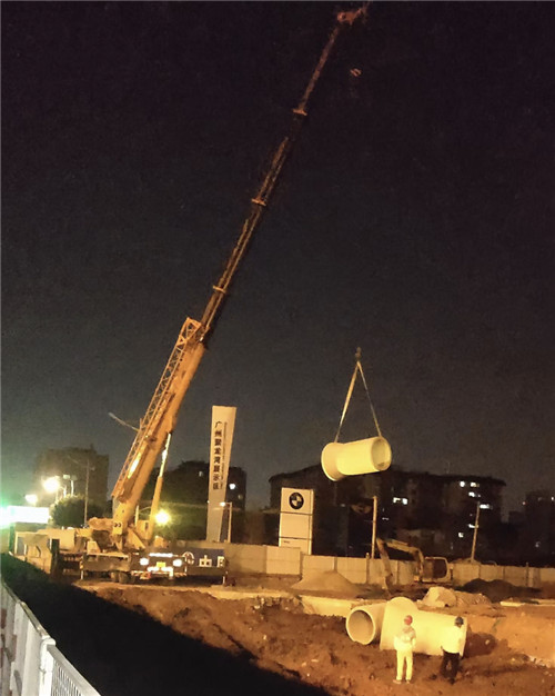 代县“弯臂矫正”—— 吊车的 “形变补偿” 技术